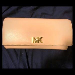 PINK MICHAEL KORS WALLET
